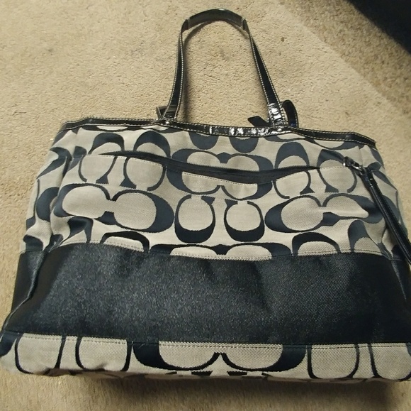 Coach tote bag ✨offers welcomed✨ - Picture 2 of 8